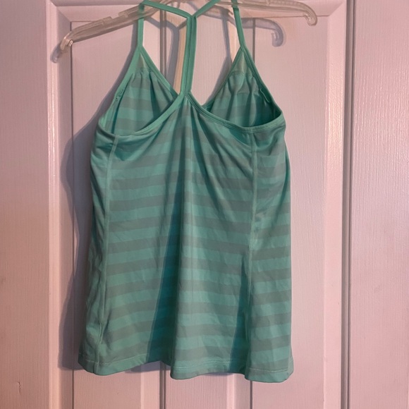 Nike dri fit mint green tank top with built in tank top size xl like new - Picture 4 of 5